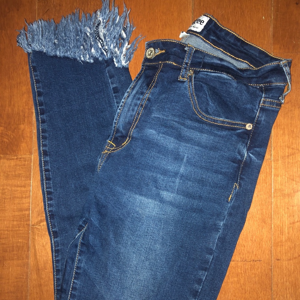 Umgee frayed bottom jeans